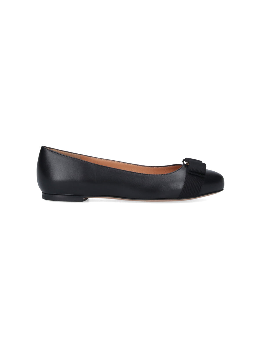 Ferragamo Upper: 100% Lamb Leather ballet flat in black