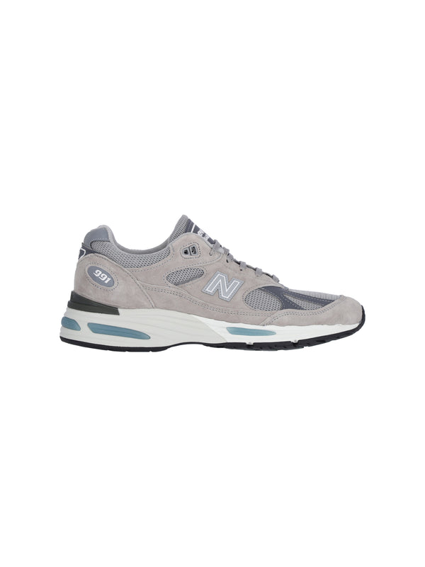 New Balance Suede sneaker in gray