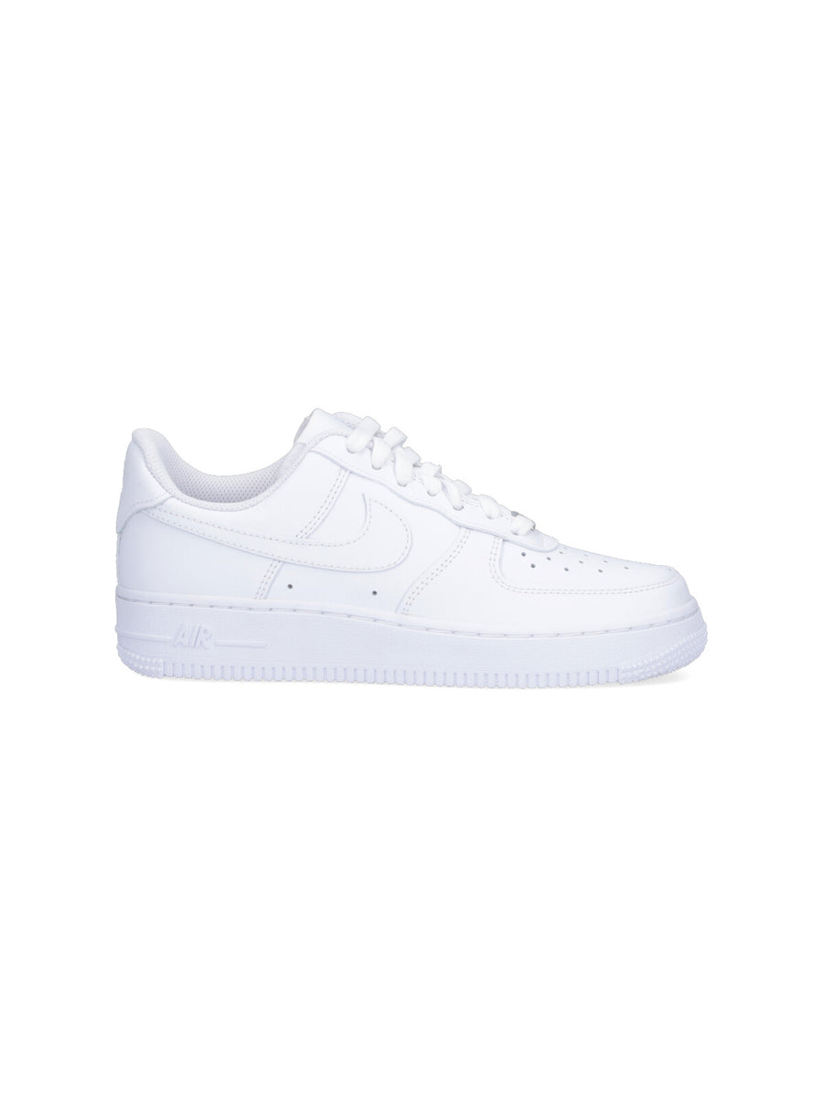 Nike 100% leather sneaker in white