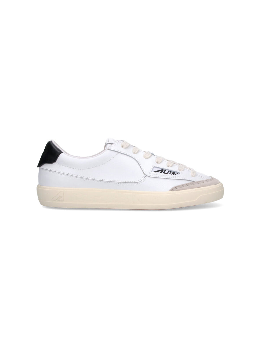 Autry 100% leather sneaker in white