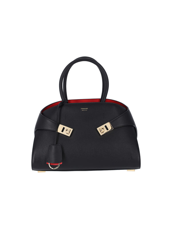 Ferragamo 100% calf leather shoulder bag in black