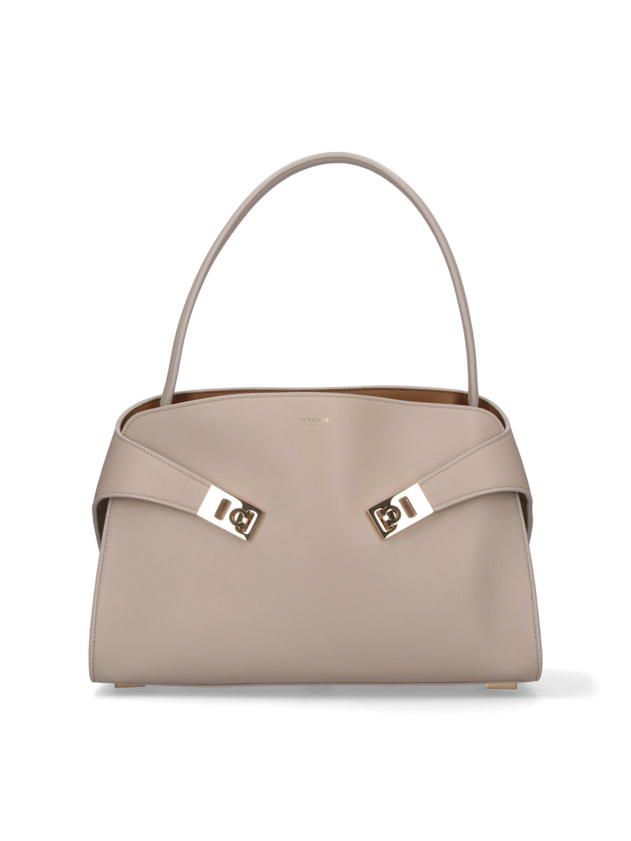 Ferragamo 100% calf leather shoulder bag in cream
