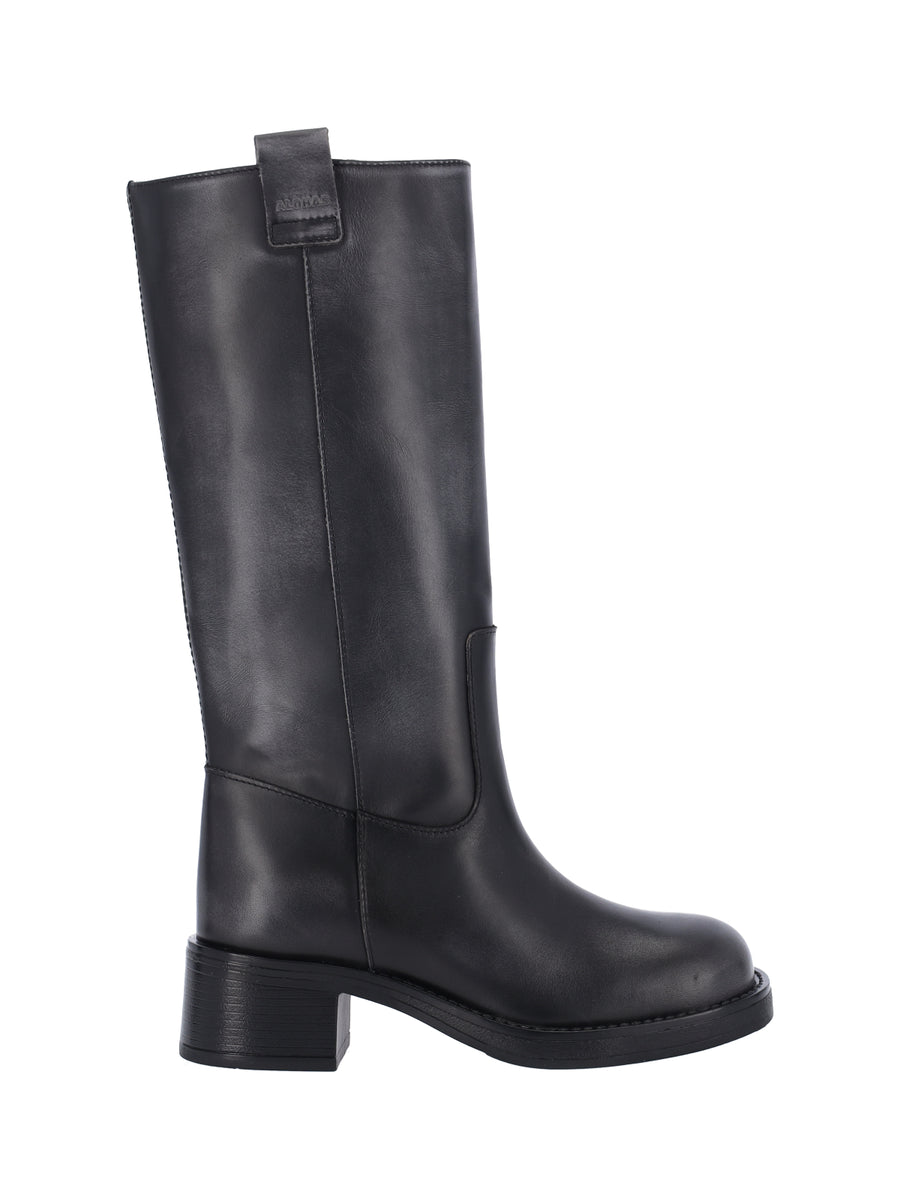 Alohas Upper: 100% Cow Leather boot in black