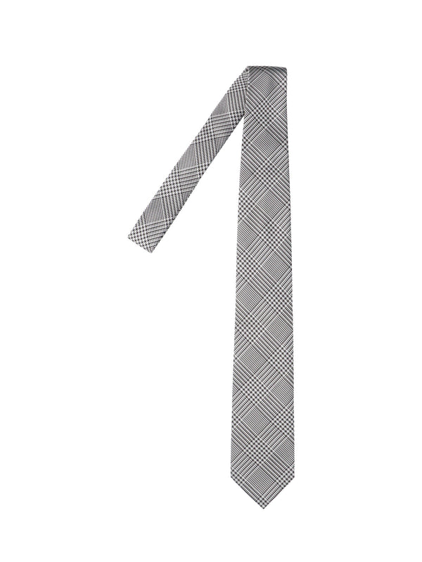 Tom Ford 100% Silk Mulberry necktie in silver