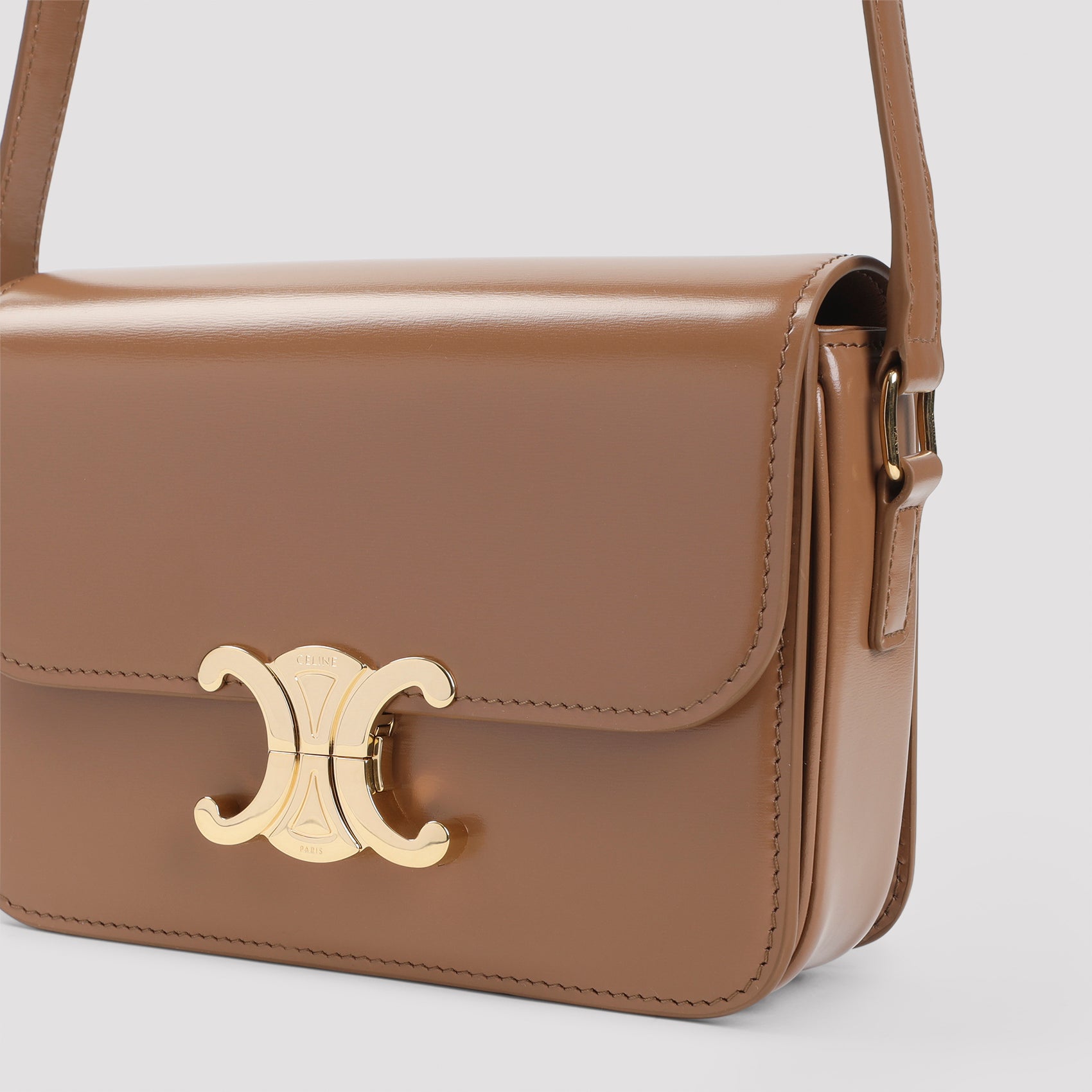 Teen Triomphe Shoulder Bag Brown Calfskin