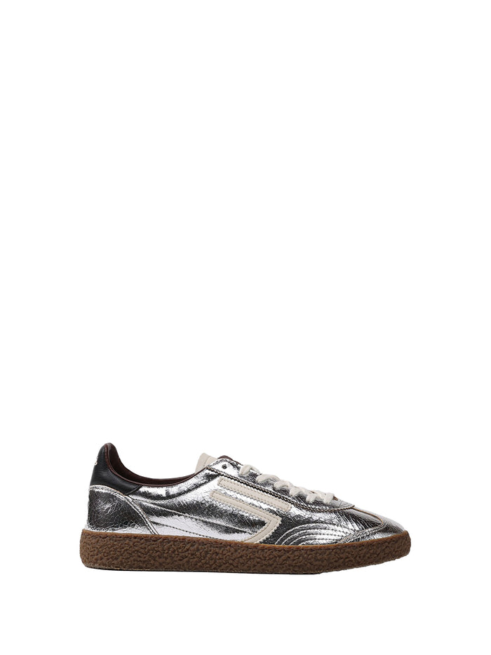 Puraai Sneakers Cracked