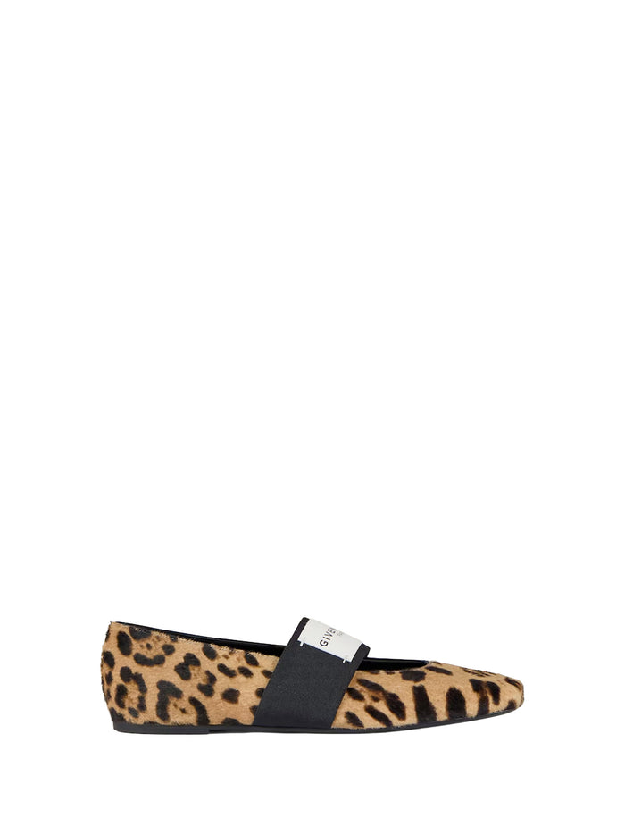 Givenchy Flat shoes Beige Calf Leather