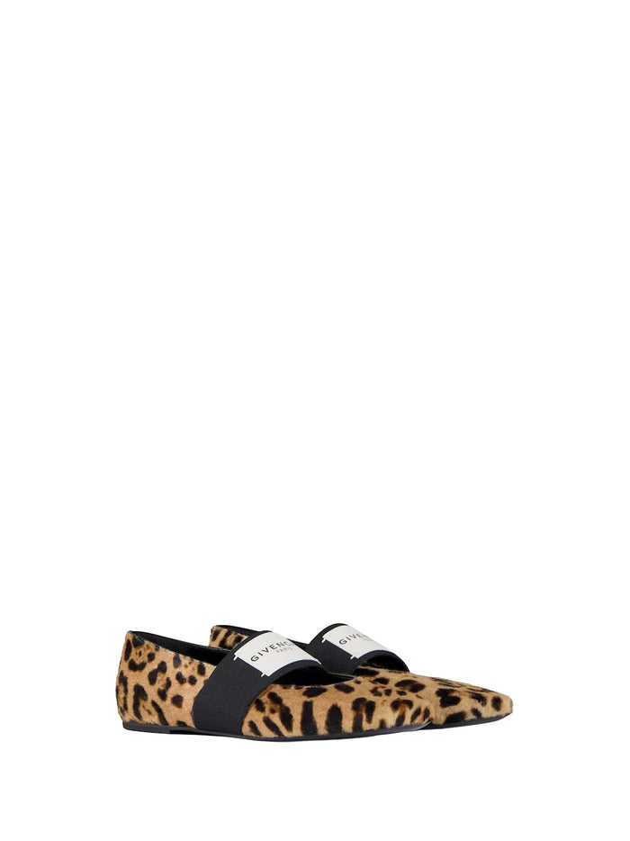 Givenchy Flat shoes Beige Calf Leather