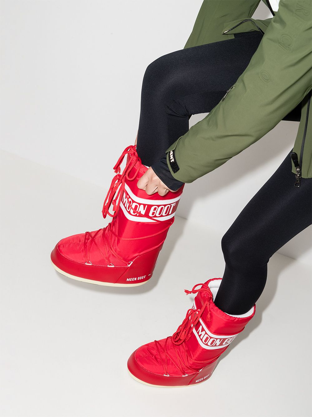 Moon Boot Red