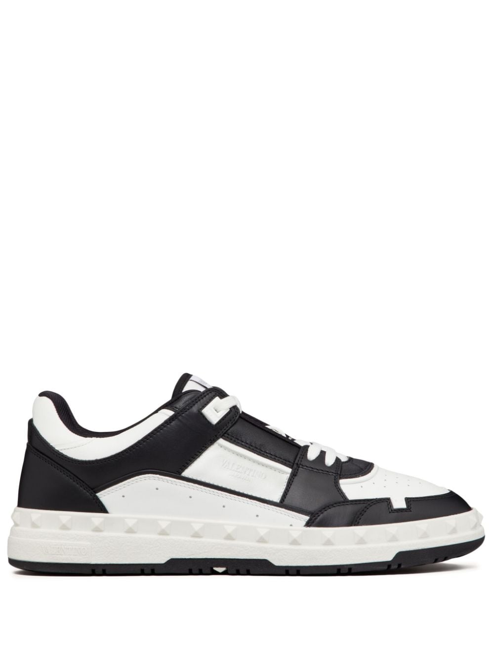 Valentino Garavani Sneakers Black Bos Taurus