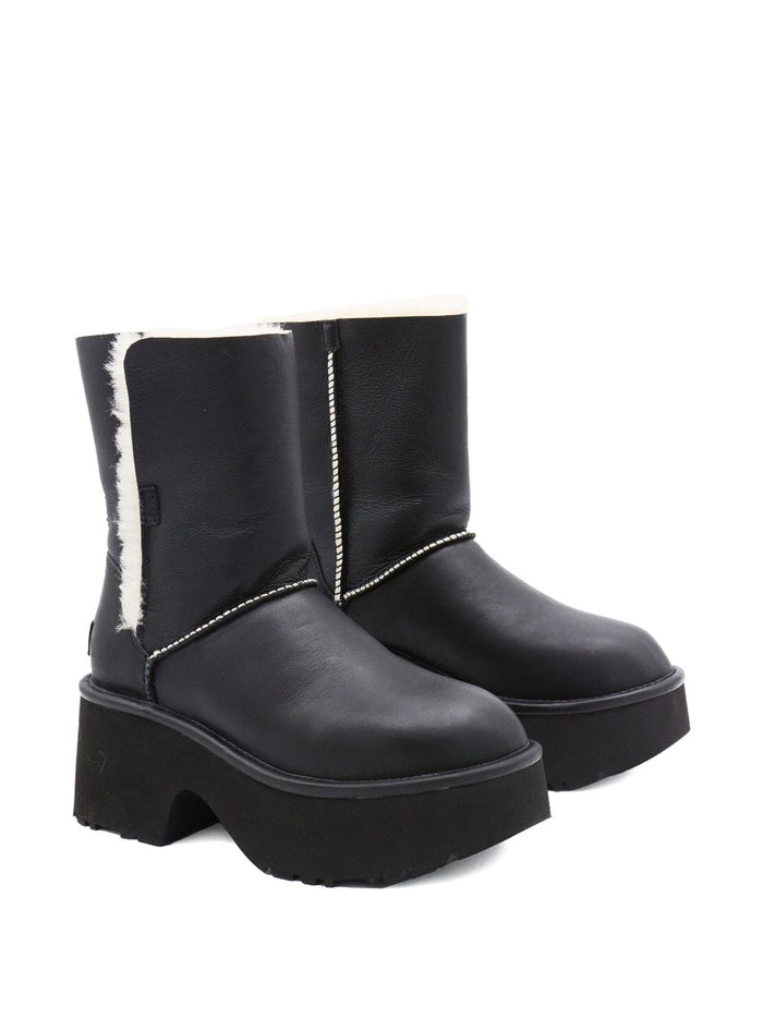 UGG Boots Black Outer: Sheepskin