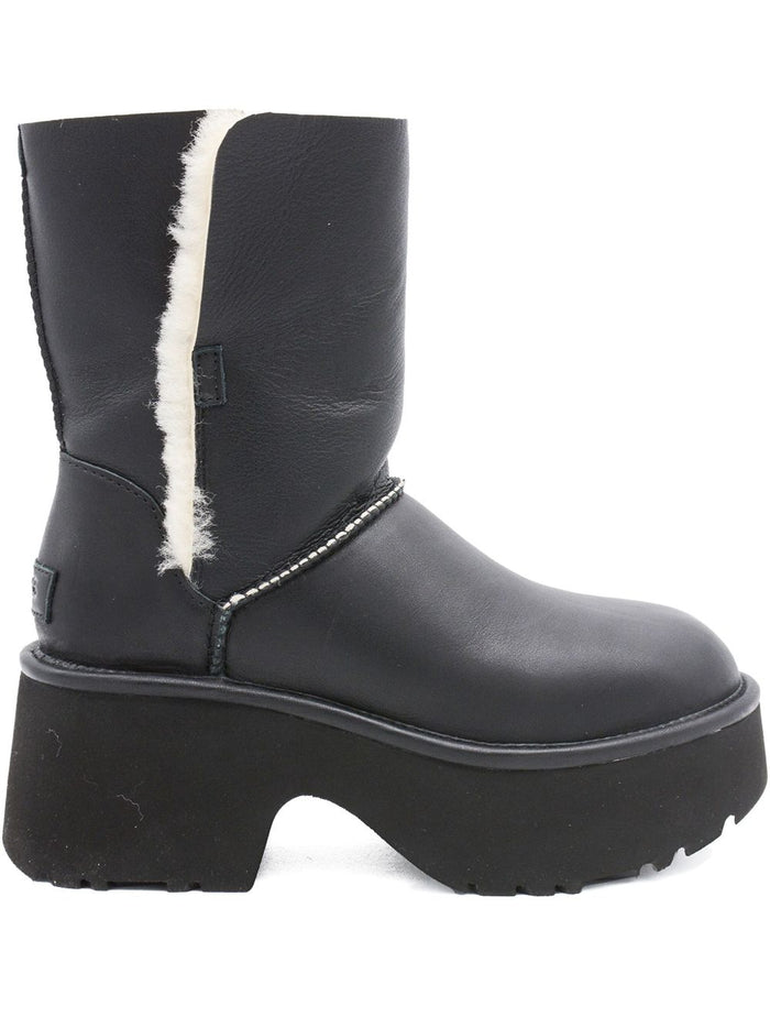 UGG Boots Black Outer: Sheepskin