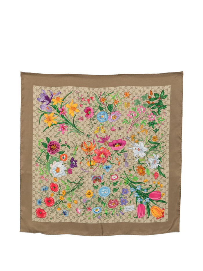 Gucci Scarfs Beige