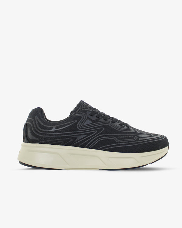 Fessura Italia Mesh upper sneaker in black