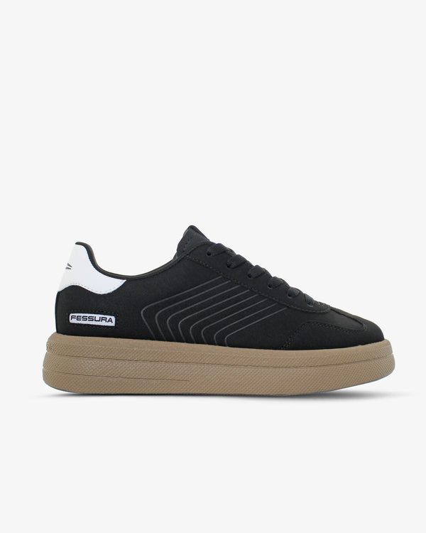 Fessura Italia sneaker in black