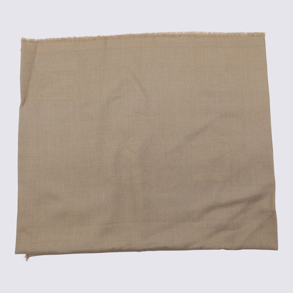 Max Mara 50% Wool scarf in beige