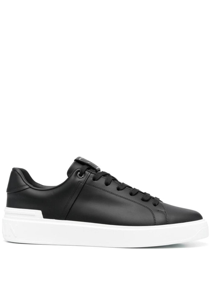 B Court Black Low Top Sneakers Withtono Logo At The Back Smooth Leather Man Calf