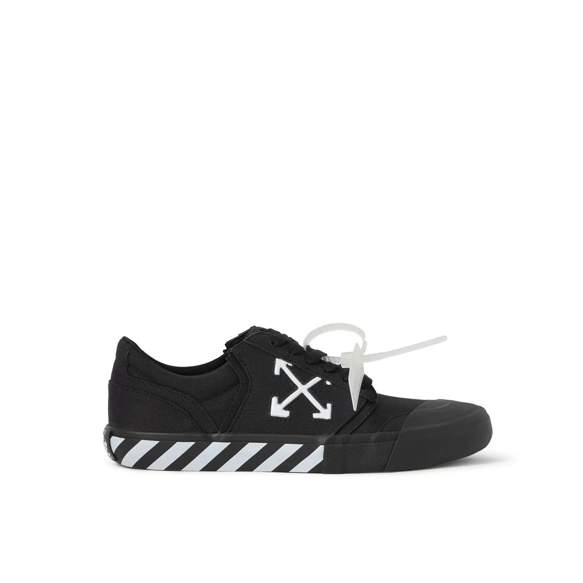 Vulcanized Low Sneakers Black Canvas