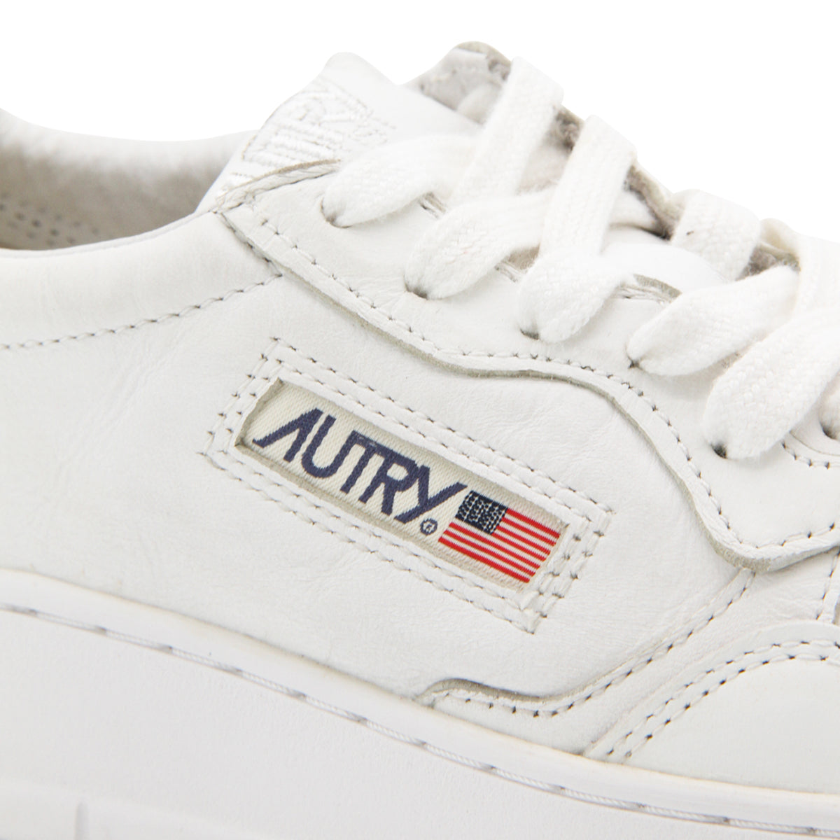 AUTRY Sneakers Solidgoat White _cover Le Sole El