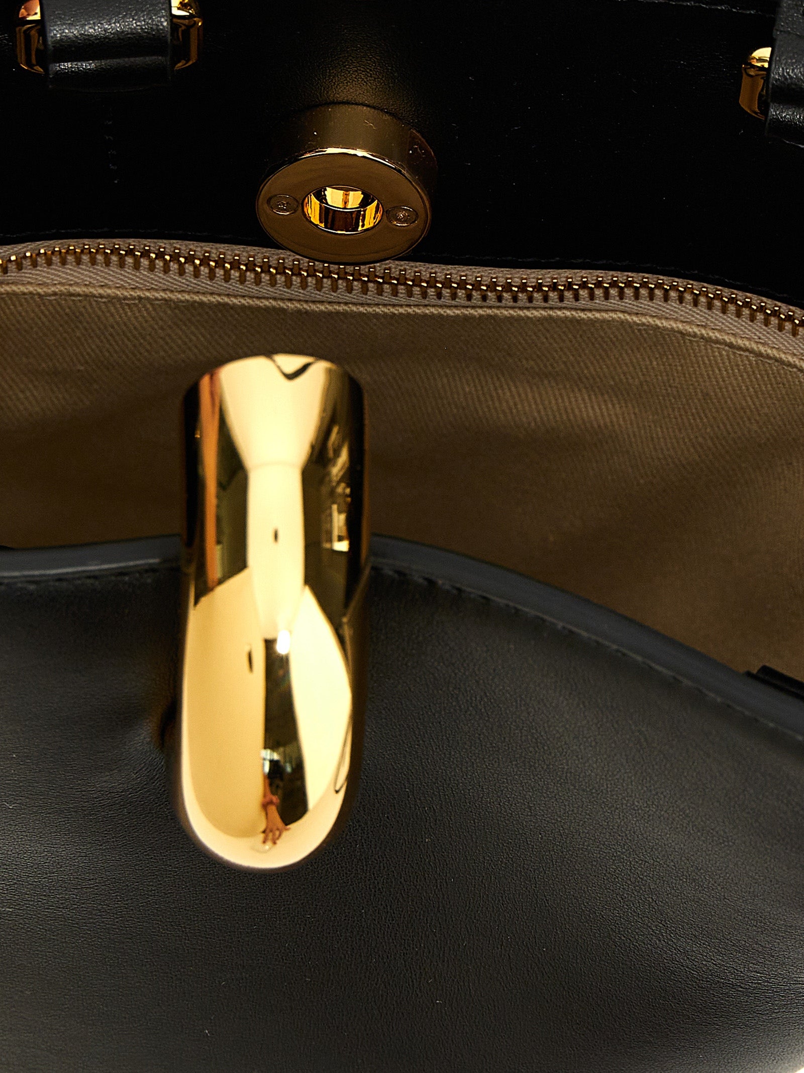 Le Petit Bambola mini handbag Black Cow Leather (bos Taurus) Hand Bags