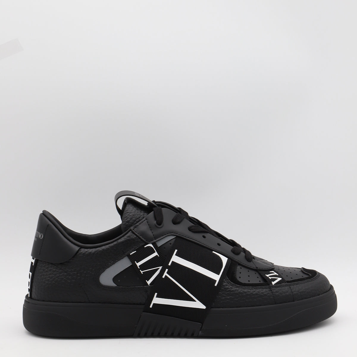 Valentino Garavani Sneakers Black _cover Le - Sole El