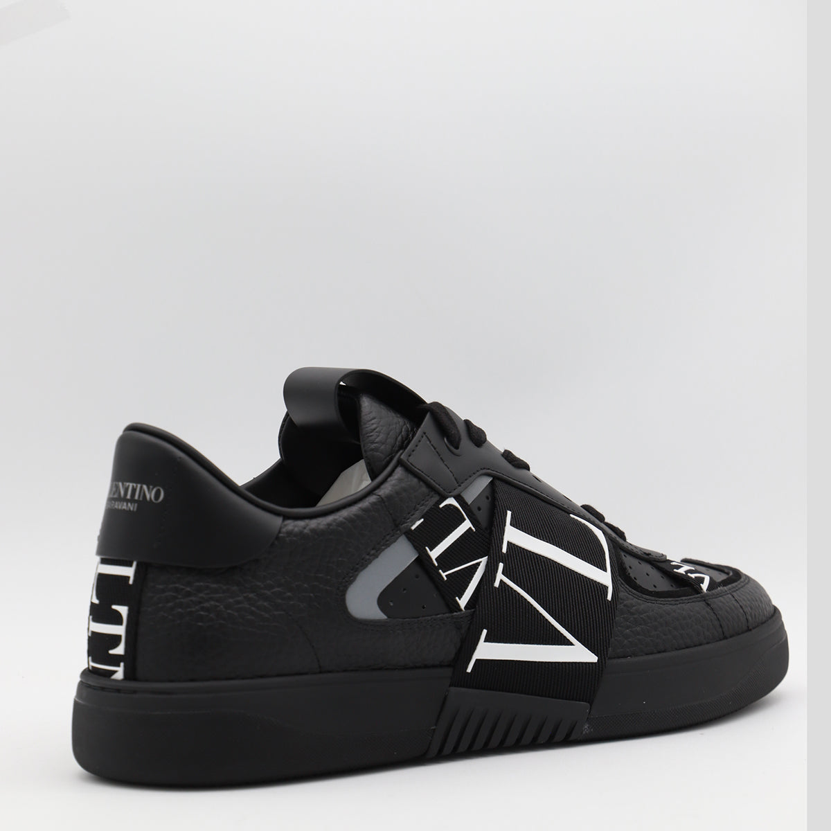 Valentino Garavani Sneakers Black _cover Le - Sole El
