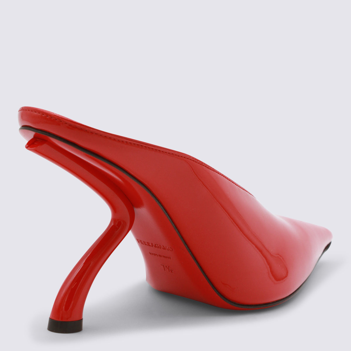 Ferragamo With Heel Red _cover Le Sole El
