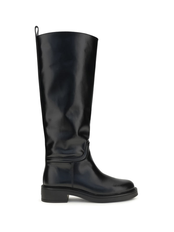 Stuart Weitzman Upper: 100% calf leather; Sole: 100% rubber boots in black