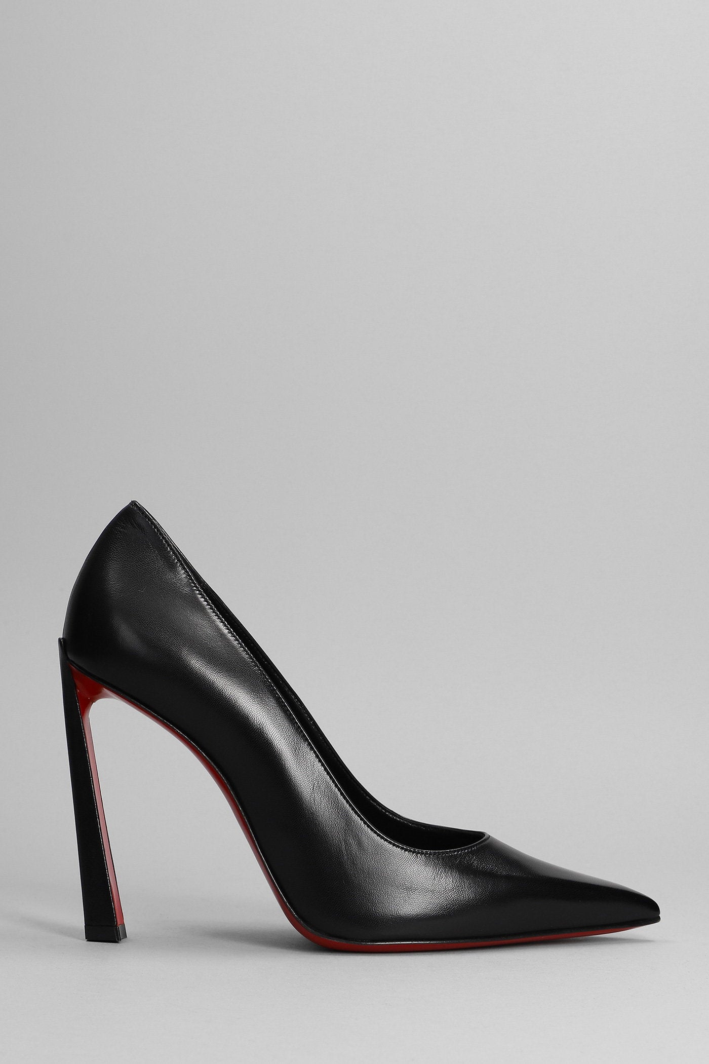 Condora 100 Pumps in black leather Scarpe