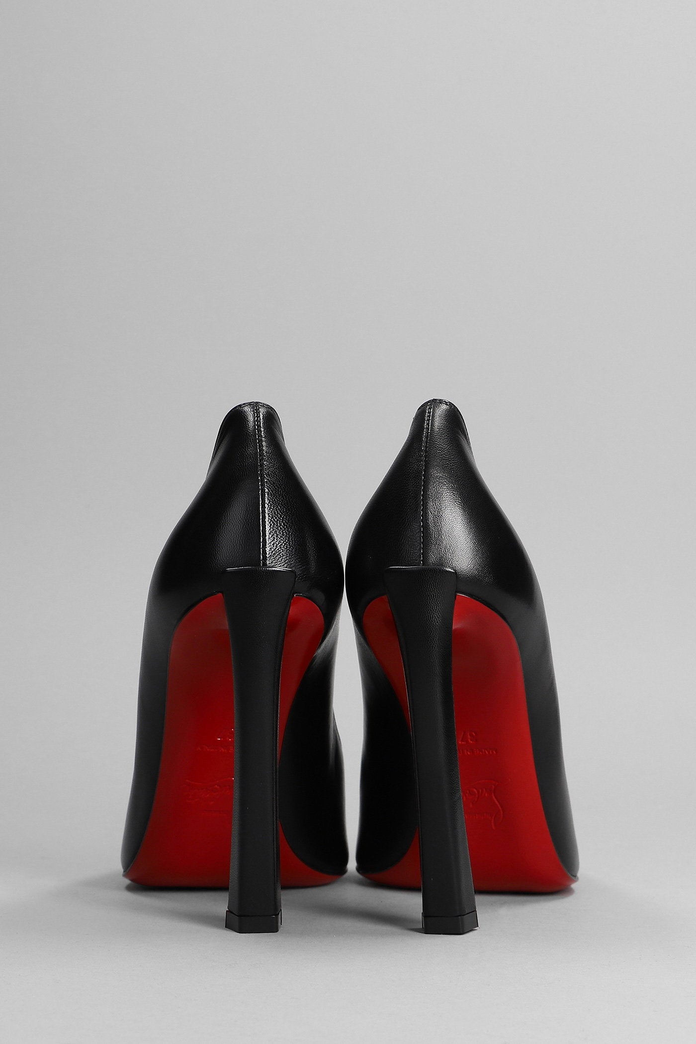 Condora 100 Pumps in black leather Scarpe