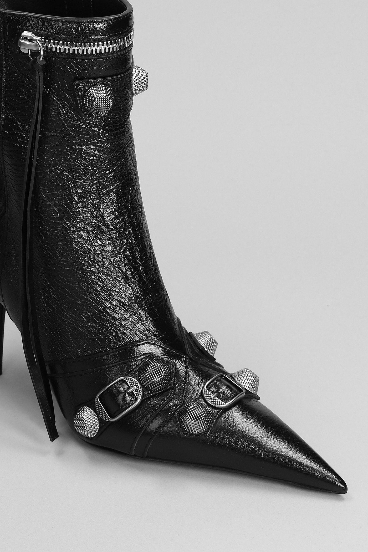 High heels Ankle boots in black leather Scarpe