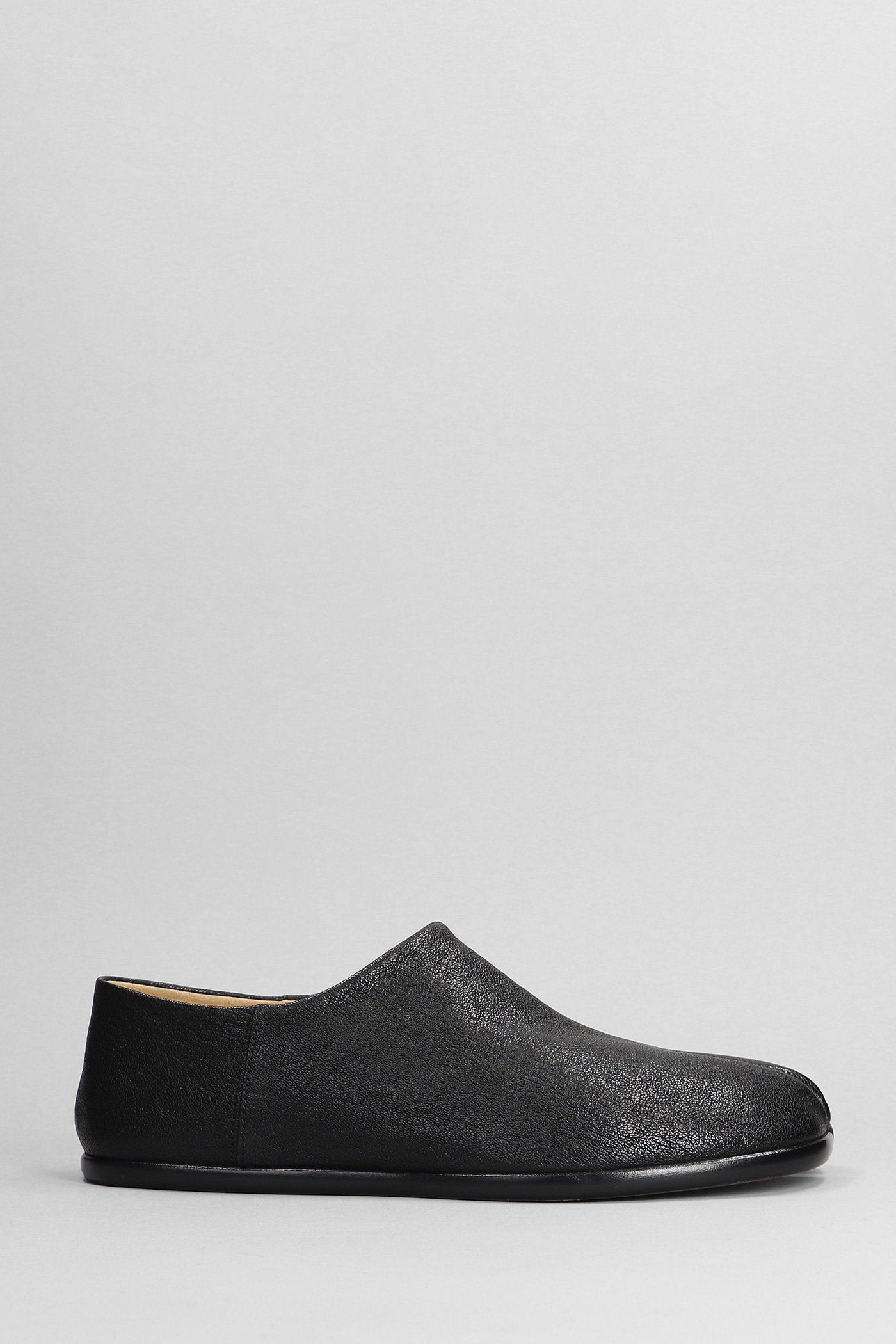Tabi Loafers in black leather Scarpe