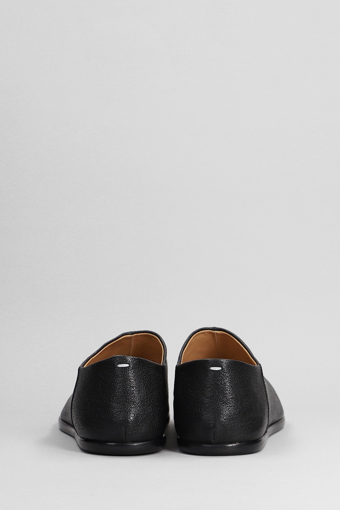 Tabi Loafers in black leather Scarpe