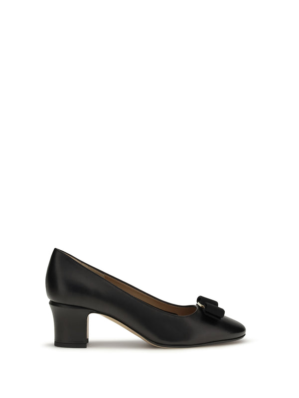 Ferragamo 100% calf leather (Bos Taurus) pump in black