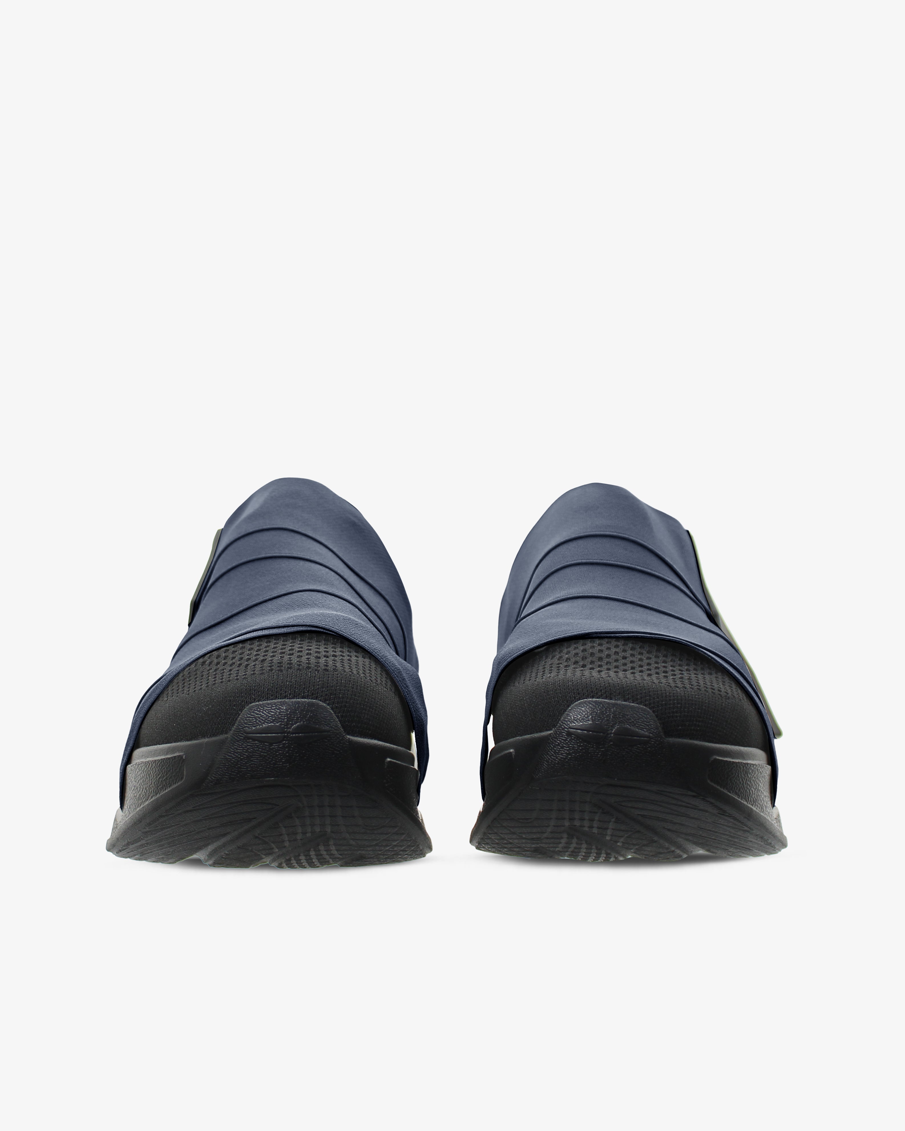 Change Shoe 06 Navy Everyday Sneakers
