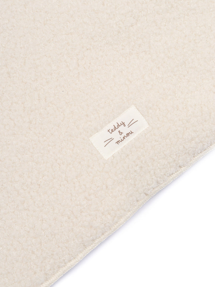 BLANKET White Polyester