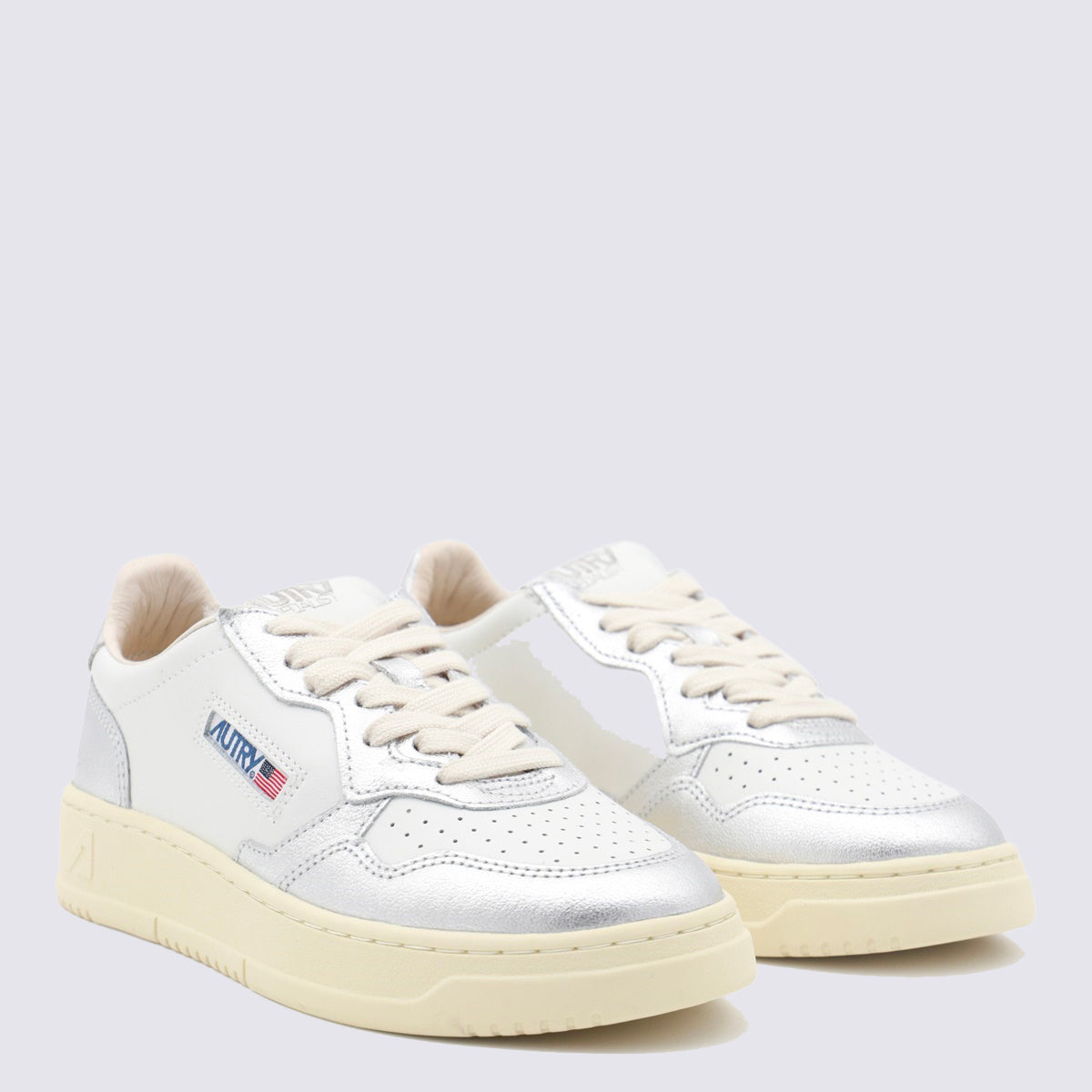 AUTRY Sneakers Leat/leat Wht/silver _cover Tex/le Sole El