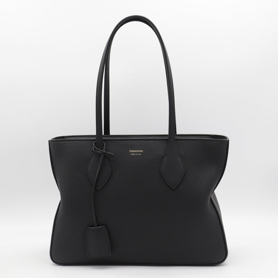 Ferragamo 100% Leather shoulder bag in black