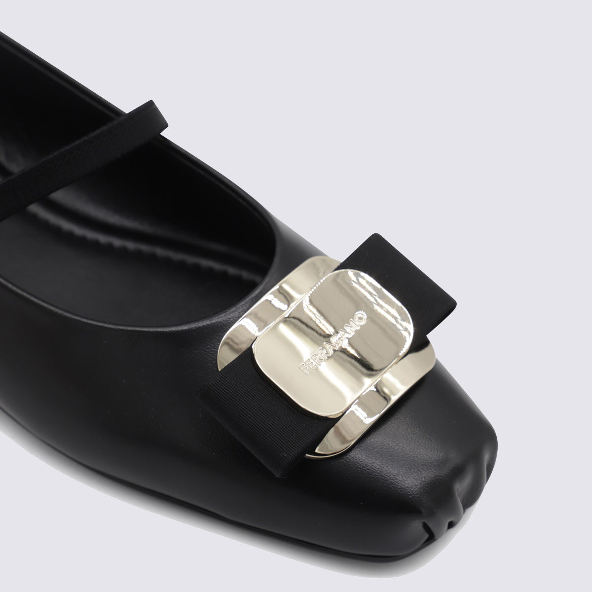 Ferragamo Flat shoes Black _cover Le Sole El