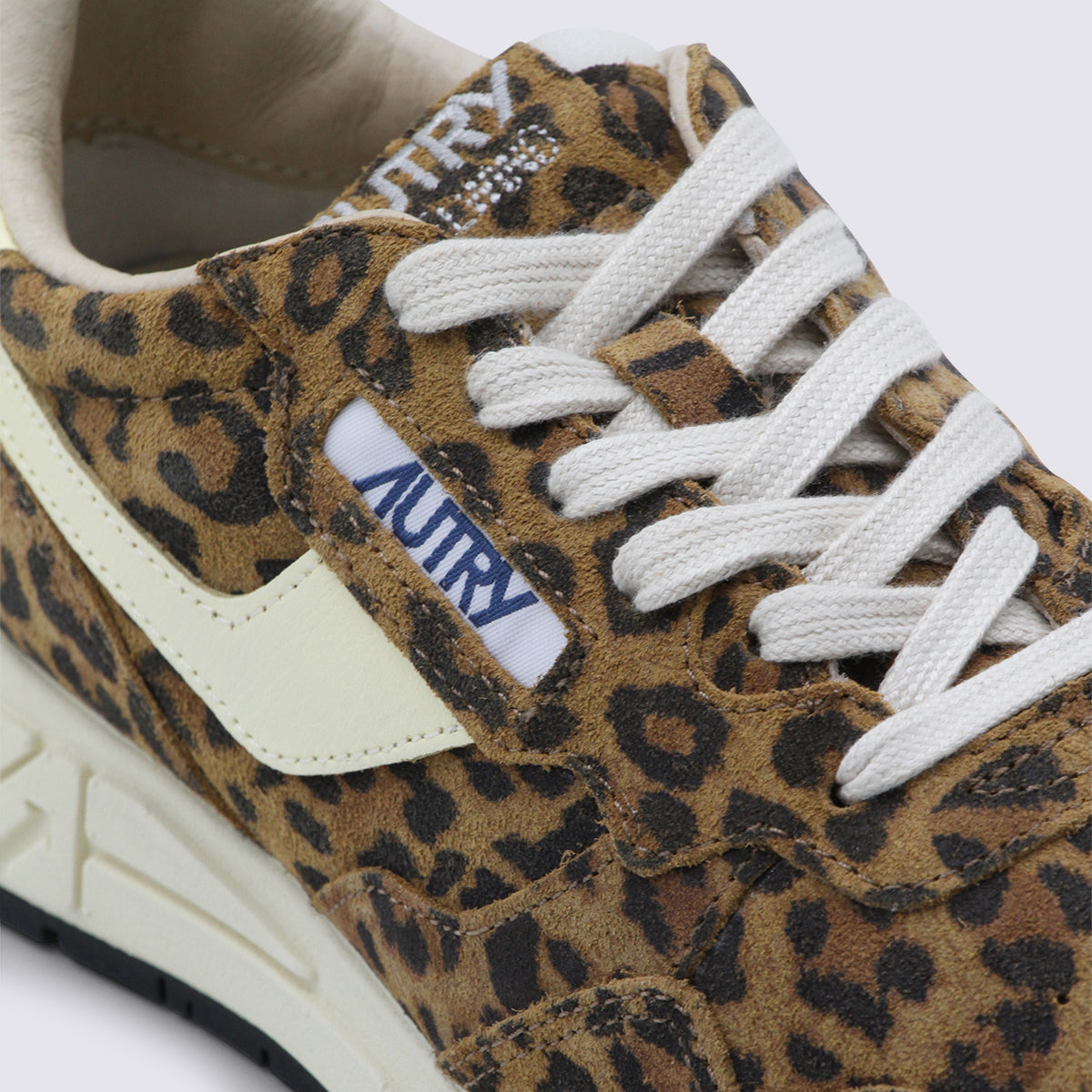 AUTRY Sneakers Sueleo/lea Lightleo/rut _ Cover Tex/le Sole El