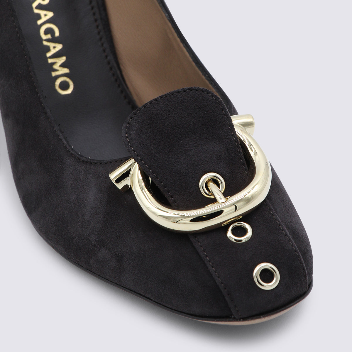 Ferragamo With Heel T. Moro _cover Le - Sole