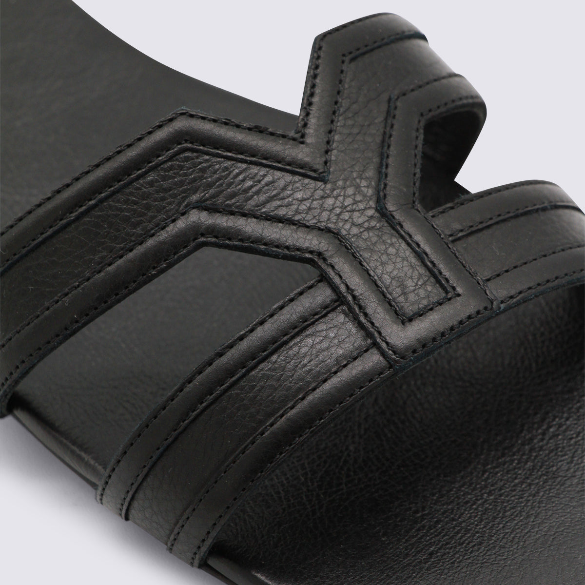 Saint Laurent Flat shoes Black _cover Le Sole