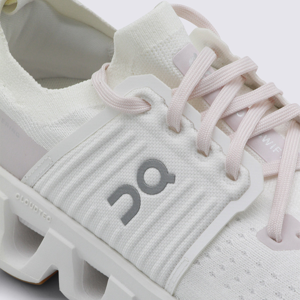 ON Sneakers White/lily _cover Tex Sole El