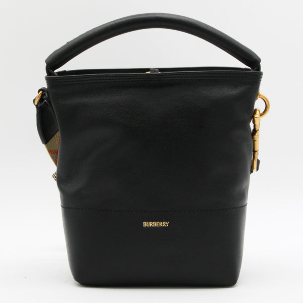 Burberry Leather shoulder bag in black