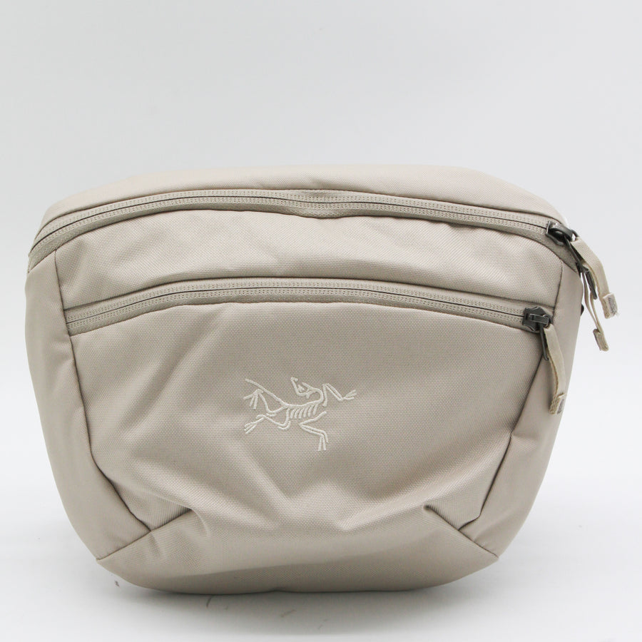 Arc*Teryx Technical nylon belt bag in beige