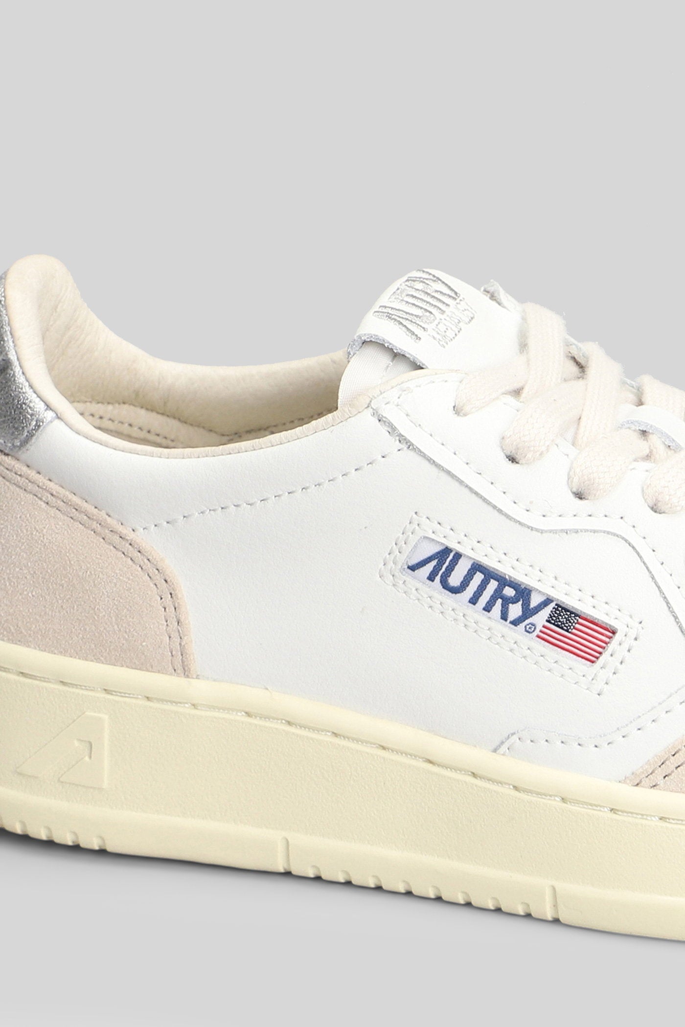 Medalist Low Sneakers in white suede and leather Scarpe
