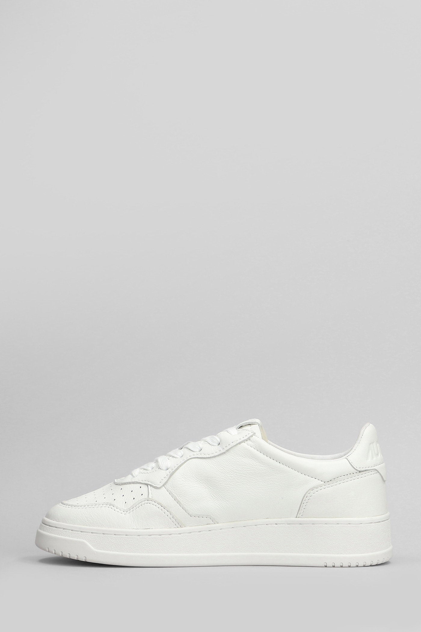 Medalist Sneakers in white leather Scarpe