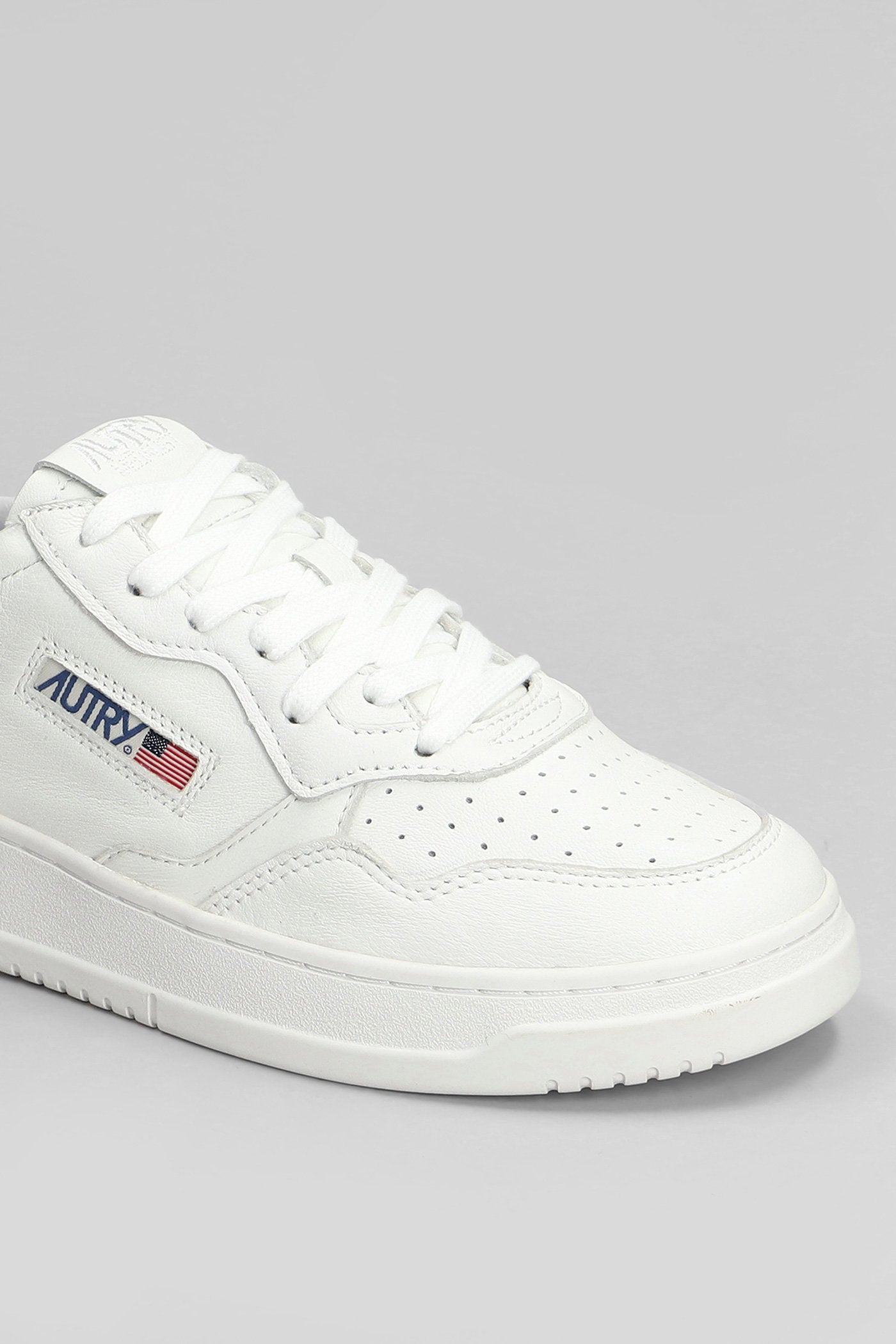 Medalist Sneakers in white leather Scarpe