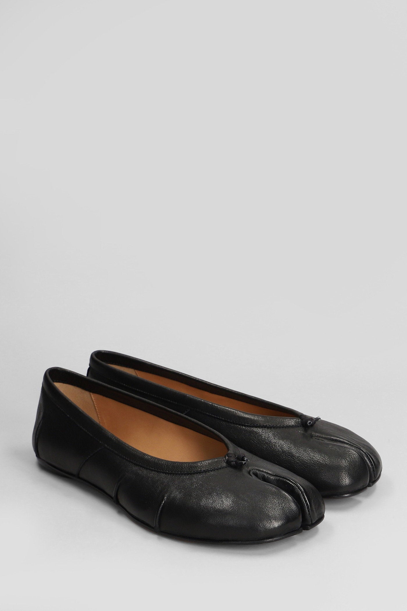 Tabi Ballet flats in black leather Scarpe