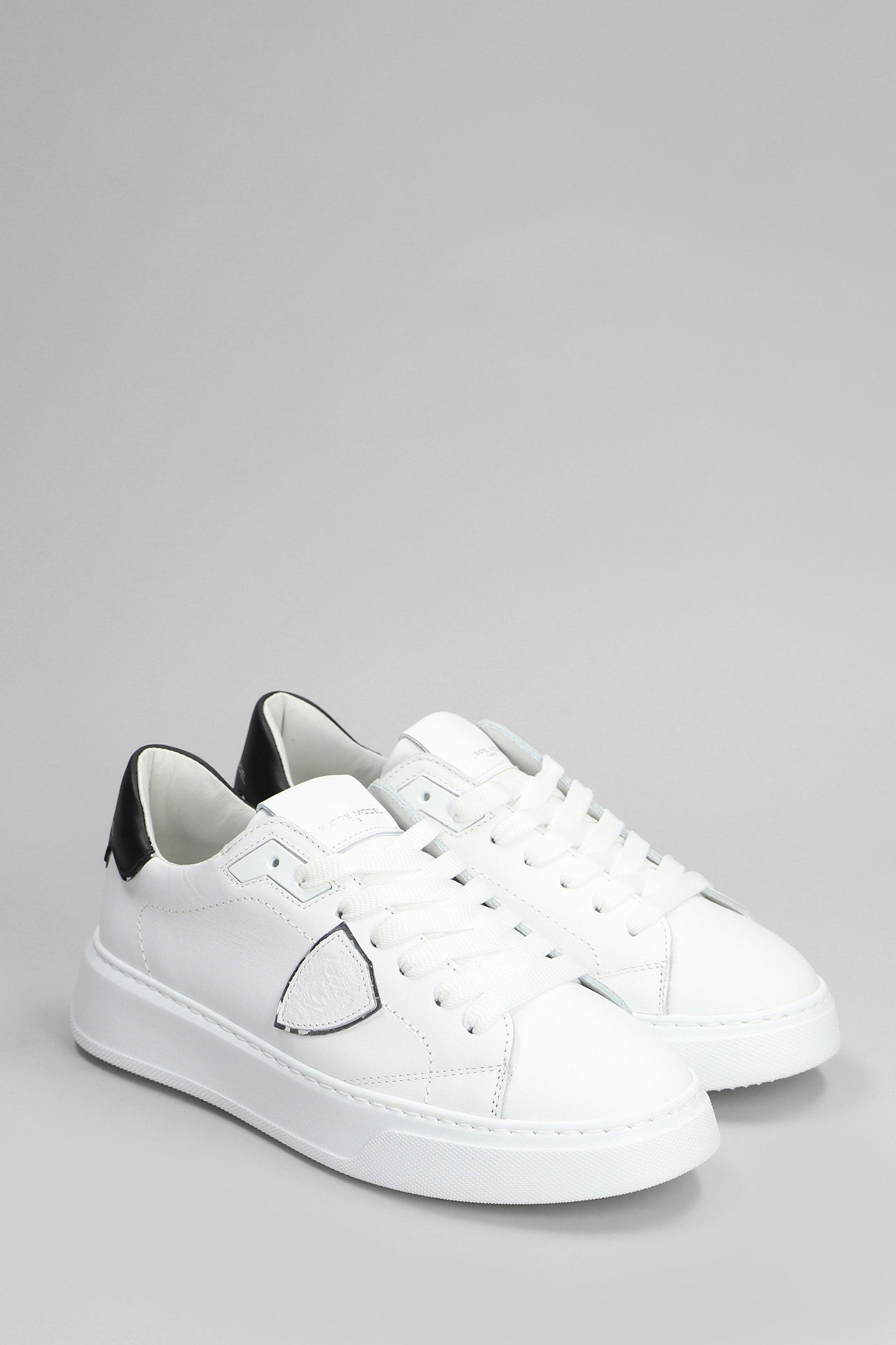 Temple Low Sneakers in white leather Scarpe